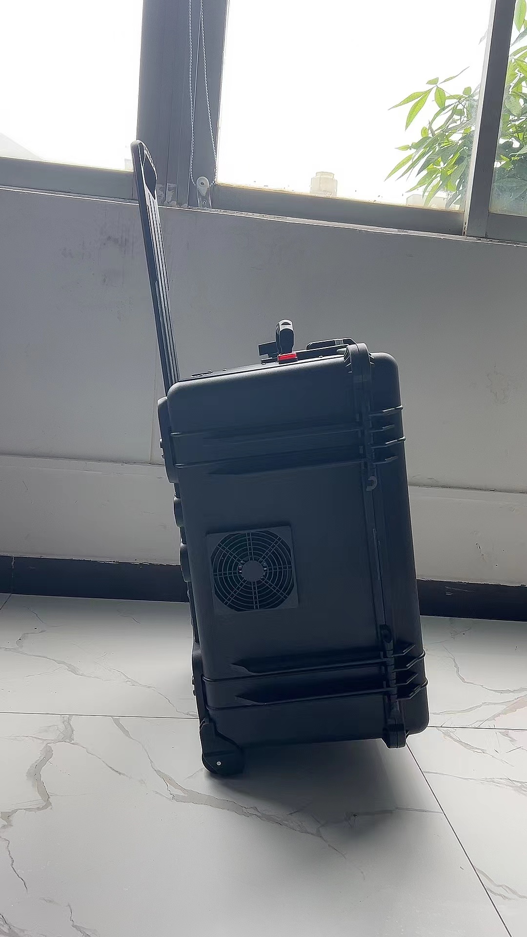 宝安手拉箱型移动通信干扰器